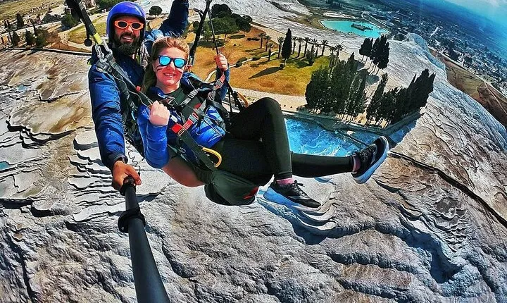 Private Pamukkale and Hierapolis Day Tour from Istanbul with Paragliding Flight