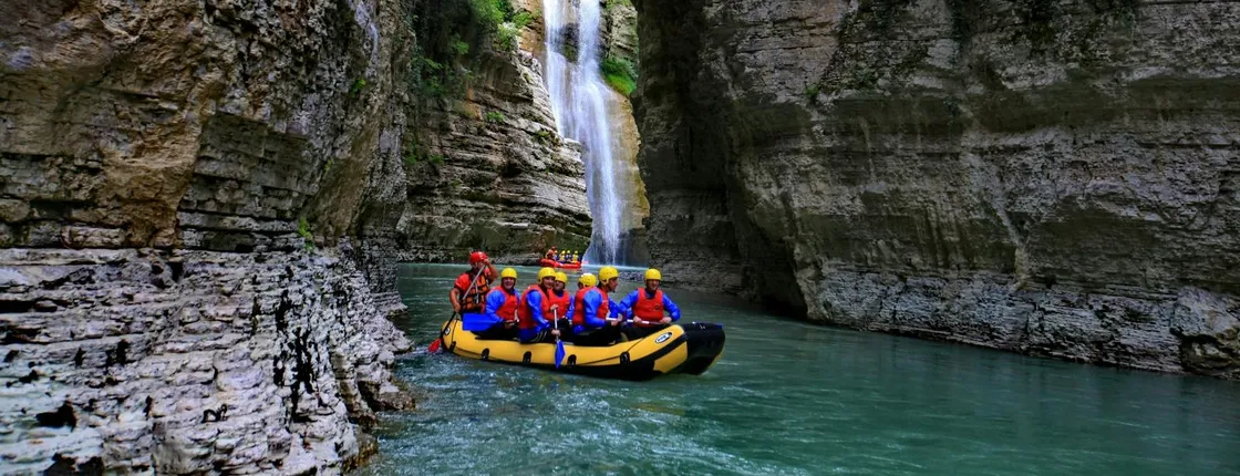 Canyon excursion and rafting on the Osum River