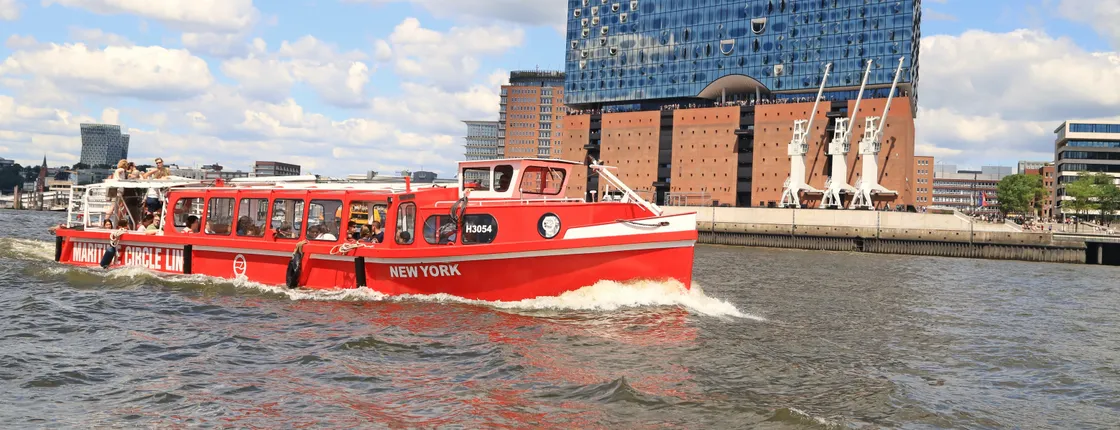 90-min harbor tour in German and English with possible hop-on, hop-off