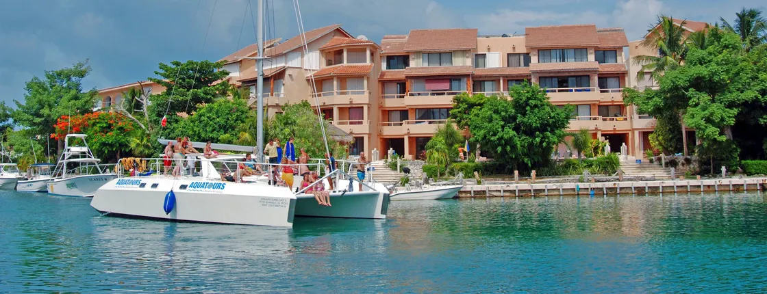 Puerto Aventuras swim with manatees experience and optional cruise