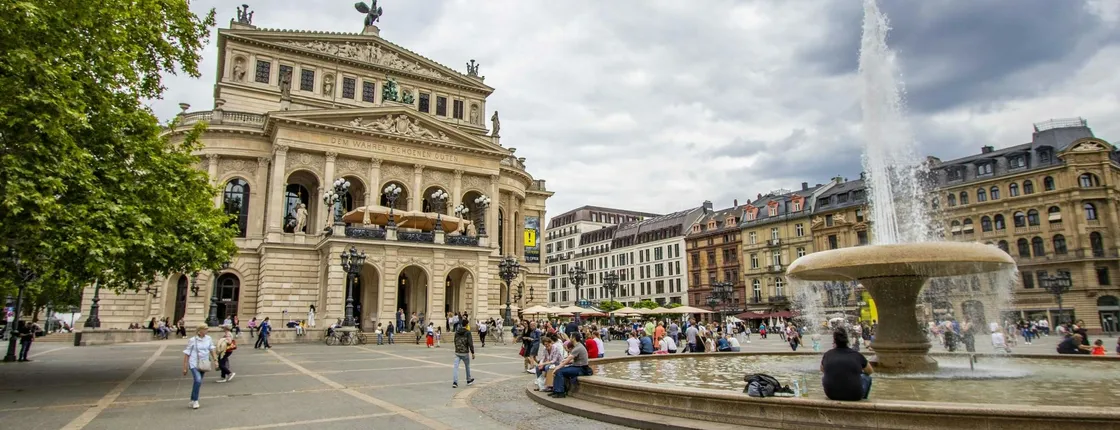 Frankfurt private architecture walking tour with a local guide