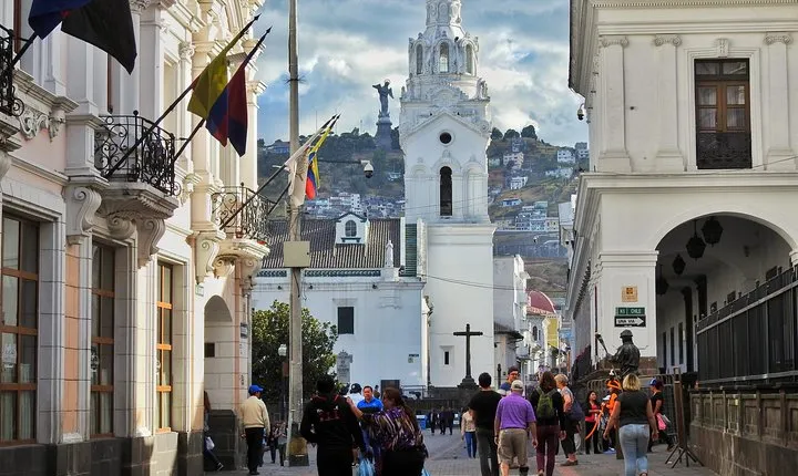Private and Personalized City Tour of Quito Teleferico and Middle of the World