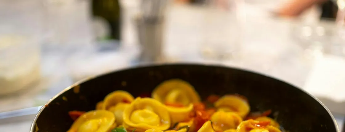 Pasta and tiramisù 3-hour cooking masterclass in Milan