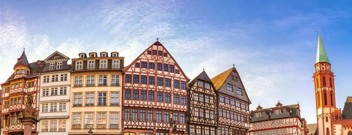 Frankfurt Old Town exploration game and tour