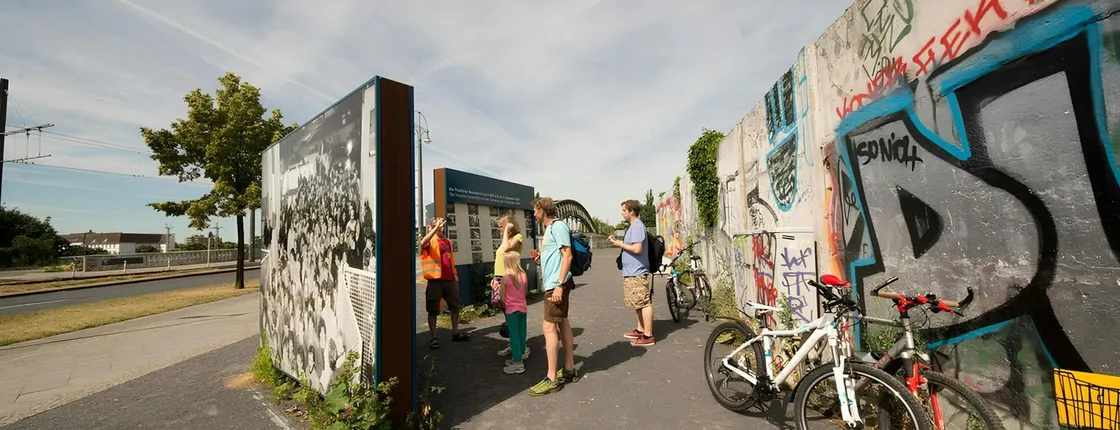 Berlin Wall and Cold War Bike Tour in English