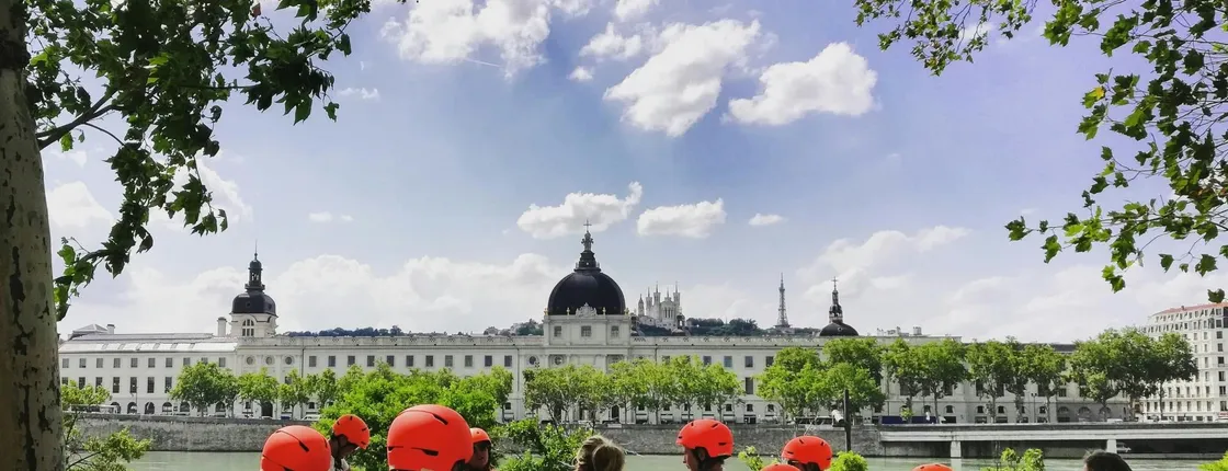 4-hour E-bike tour and Vieux Lyon walk with food tasting