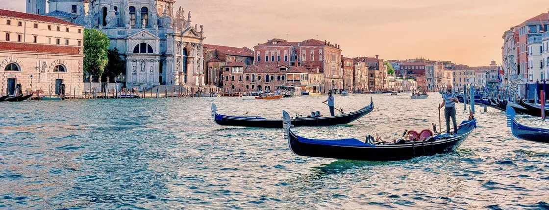 Guided tour of Doge's Palace and St Mark's Basilica with gondola ride