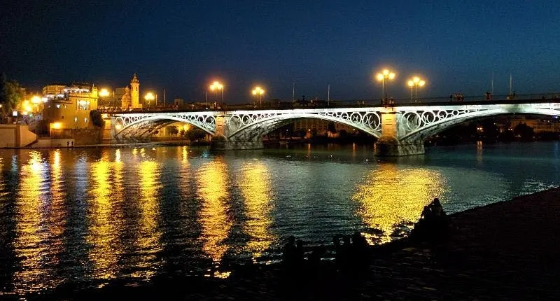 Night tour of enchanted Seville