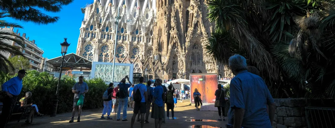 Barcelona full-day tour with Sagrada Familia skip-the-line entry