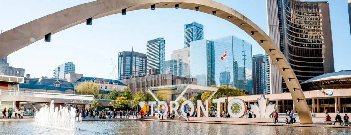 90-minute Toronto   express city tour with photo stop at City Hall