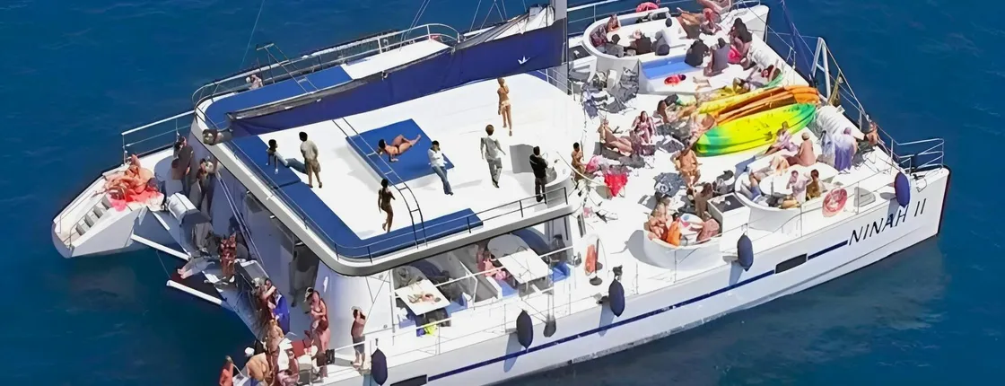 Cala Blanca Cruise with Lunch and Jetski from Denia