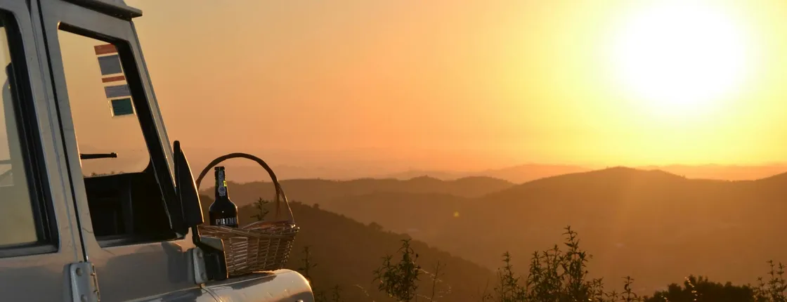 Sintra sunset 4x4 tour with Port wine and traditional snacks
