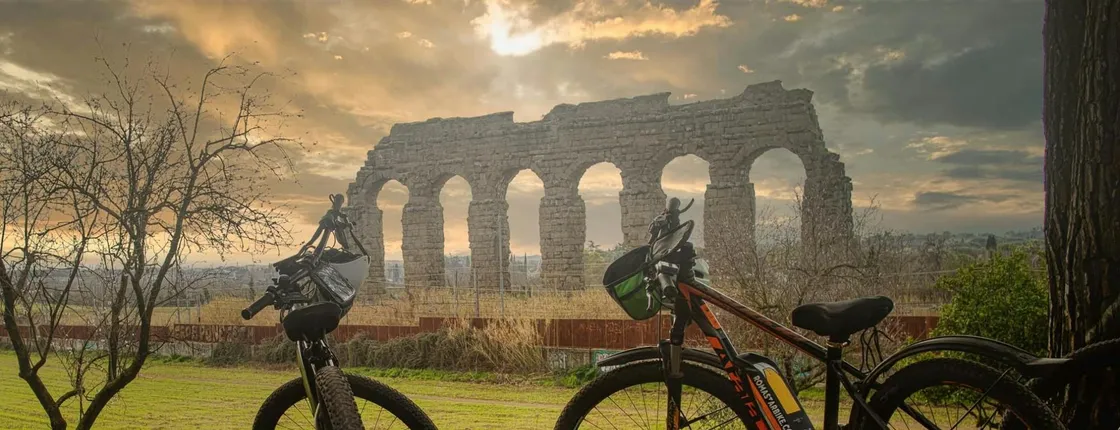 Appian Way and Aqueducts Park E-Bike Tour with Catacombs and Lunch Box