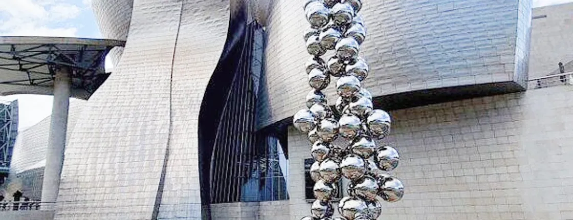 Guggenheim Museum Bilbao guided tour in Spanish