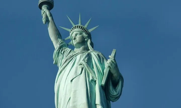 Statue of Liberty and Ellis Island Guided Tour with local expert