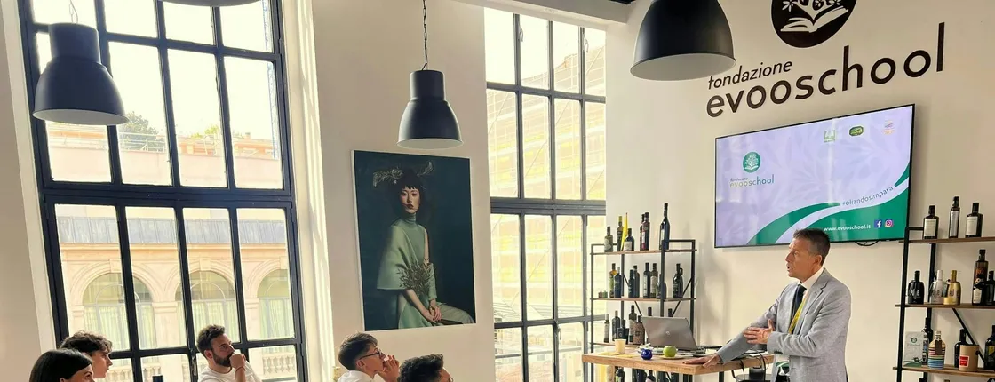EVO Oil and Table Olive Course with a Professional Oil Taster in Rome