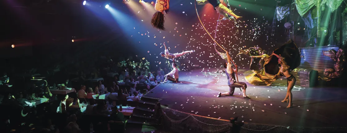Pirates adventure dinner show in Majorca with transfer
