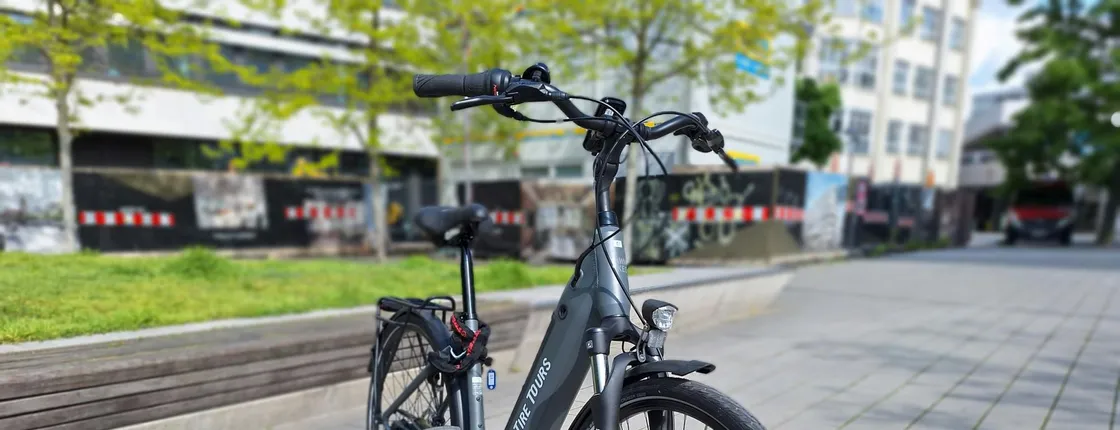 Milan e-bike rental for self-guided city exploration