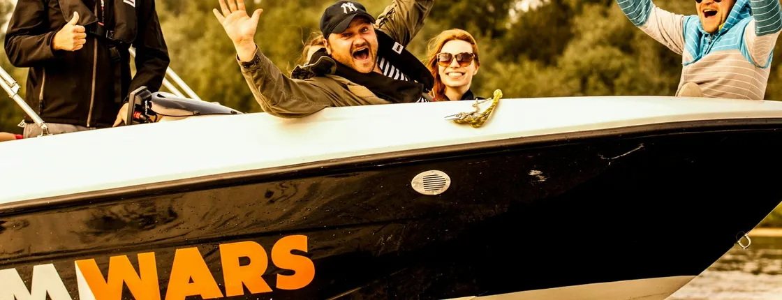 Premium motorboat cruise in Vistula river with iconic views of Warsaw