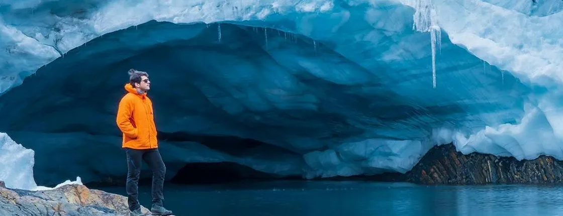 Pastoruri Glacier full-day tour from Huaraz with Andean lakes