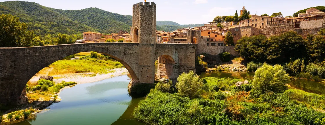Besalú and Medieval towns small-group tour from Barcelona