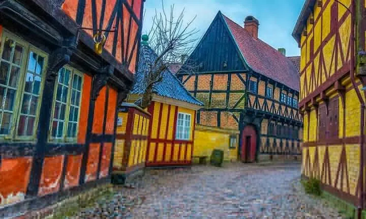 The Ancient Viking Stronghold of Aros: A Self-Guided Audio Tour in Aarhus