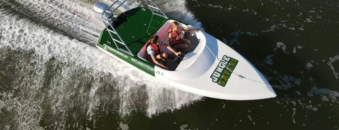 Mexican speedboat safari tour to Isla Blanca
