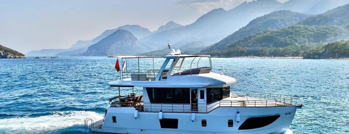 Full-day deluxe yacht cruise from Antalya