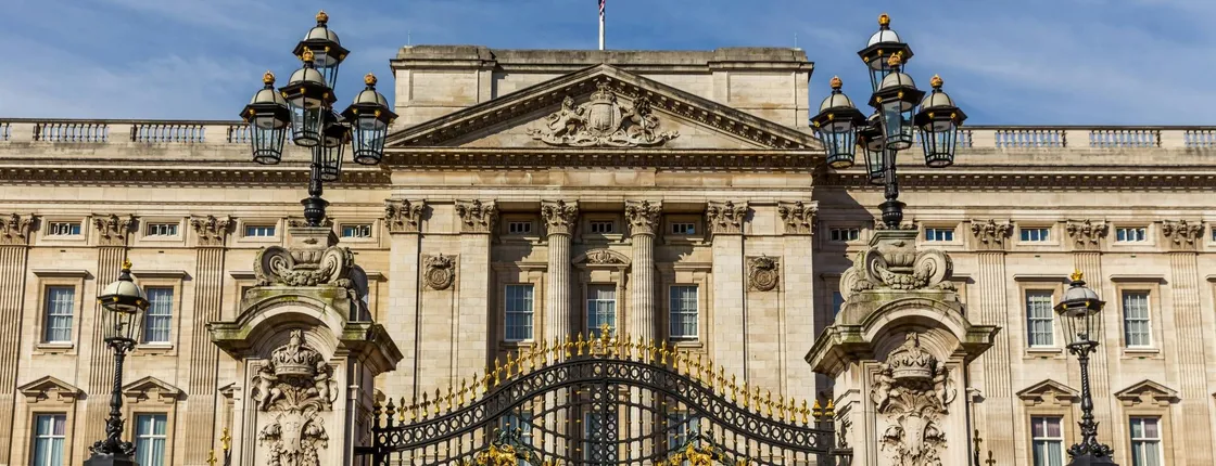 Changing of the Guard and Buckingham Palace state rooms tour