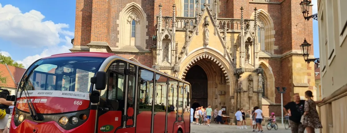 Wrocław electric car tour with guide