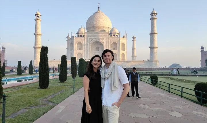 Taj Mahal & Agra Fort Private Day Trip From Delhi with 5* Lunch 