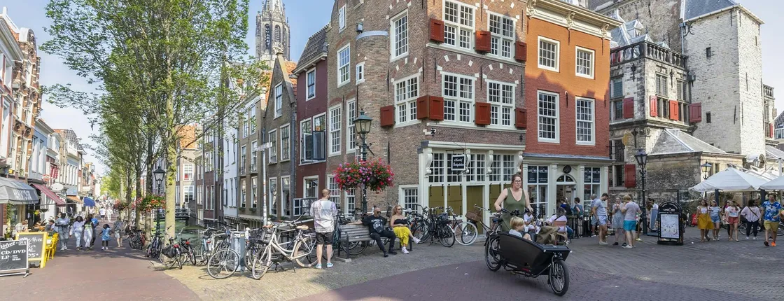 Delft self-guided audio tour app with historic centre walk