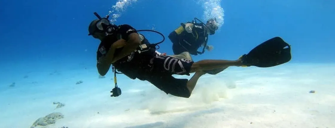 Diving for beginners at the north coast of Zanzibar