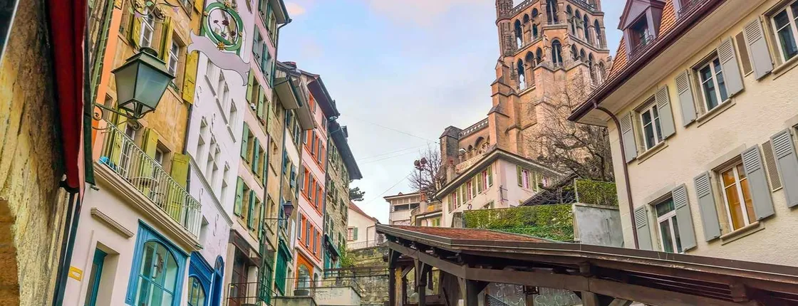 Lausanne walking tour and chocolate tasting with a local