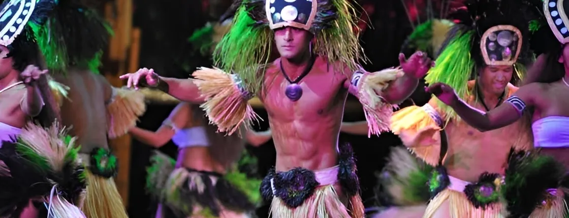 Luau Kalamaku Hawaiian Package in Kauai