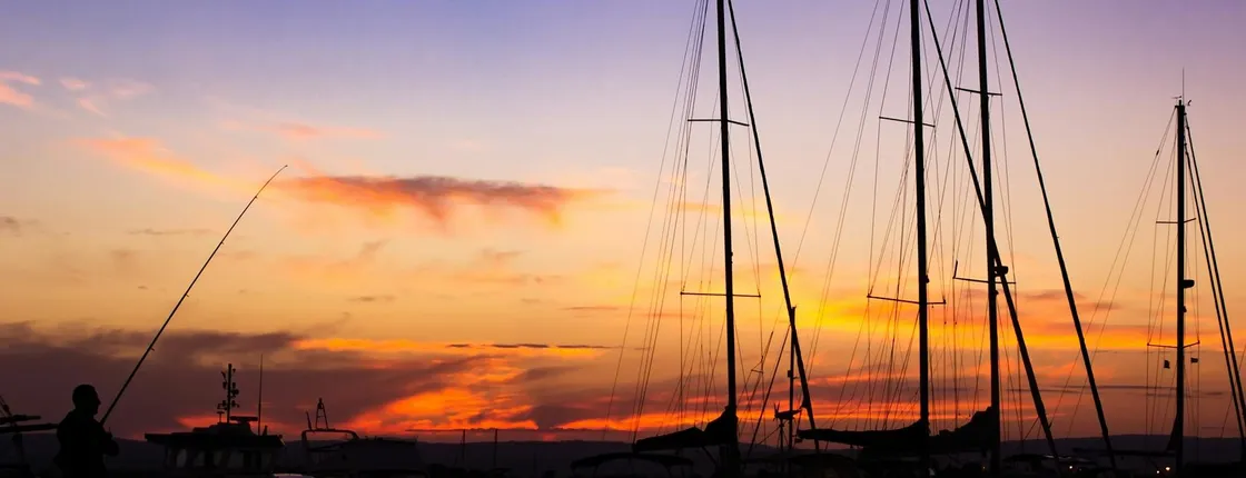 Private boat tour along Ortigia coastline with a Sicilian aperitif