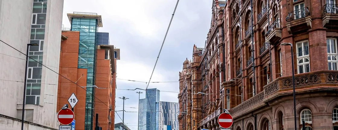 Manchester 2-hour intro walking tour with a local