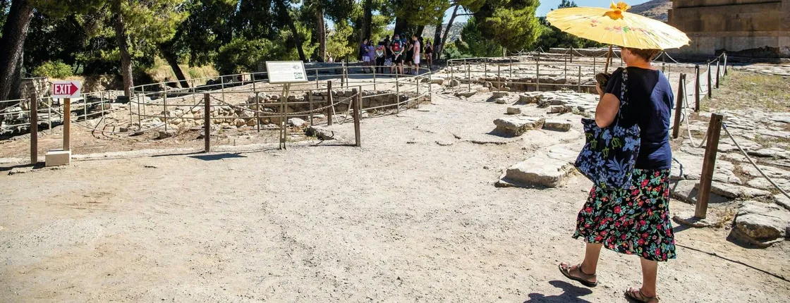Excursion to Knossos Palace from South Crete