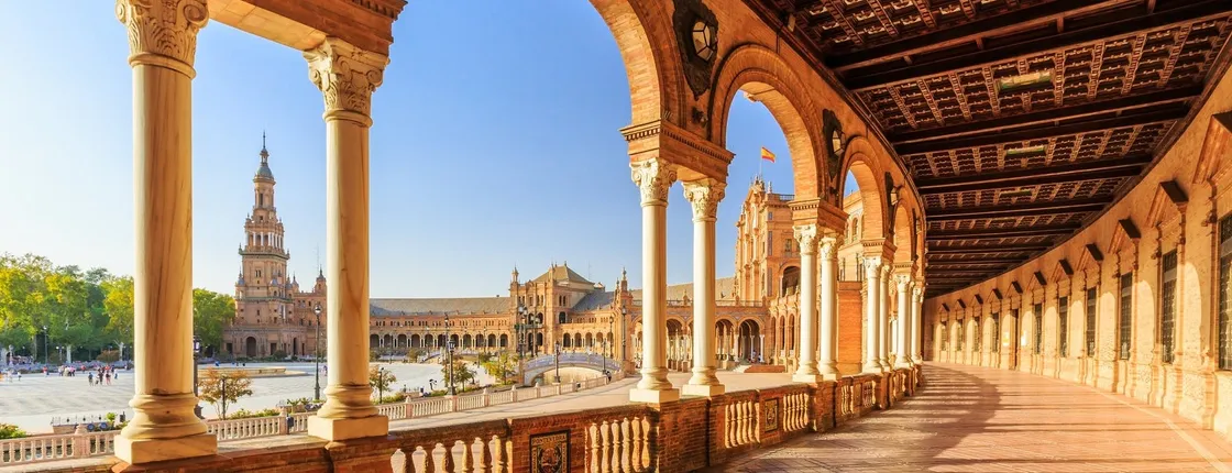 Seville walking tour with tickets to the Reales Alcázares and Saint Mary cathedral