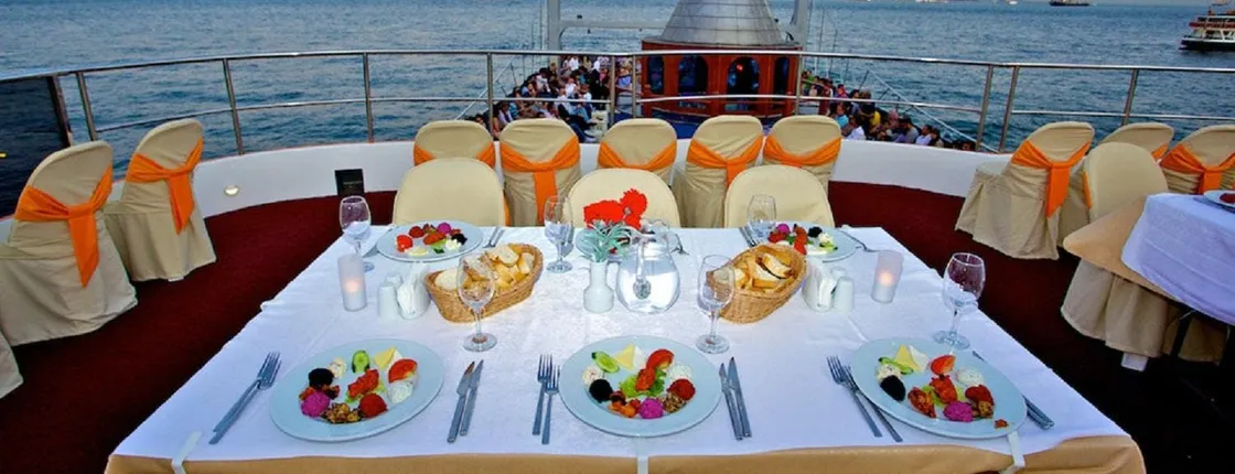 Dinner cruise with Turkish Night Show