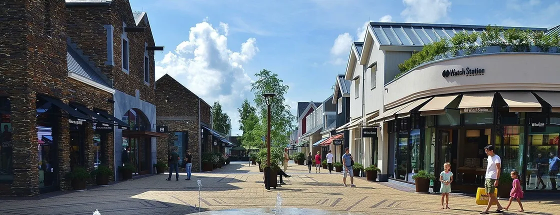Shopping experience at Bataviastad Fashion Outlet with private transportation