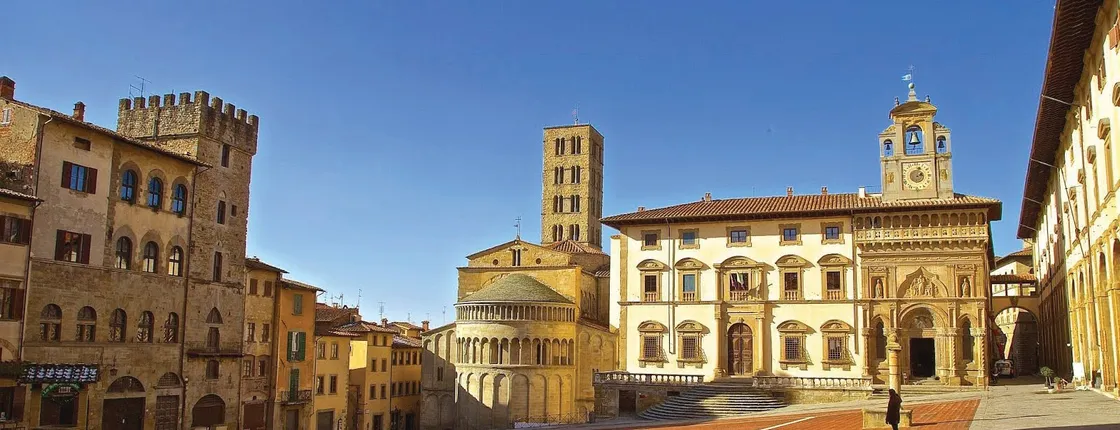 From Florence: Private Minivan Tour Discovering Arezzo & Cortona