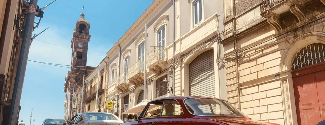Private tour of Noto and Marzamemi in a vintage car