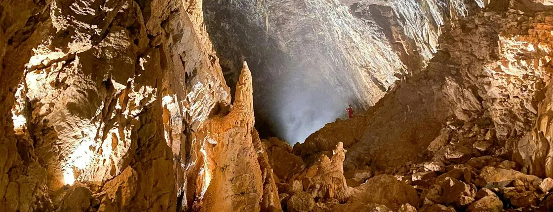 Vallorbe Caves tickets with underground river walk