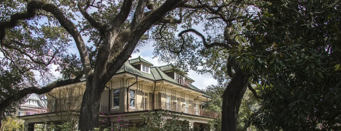 Garden District and Lafayette Cemetery Tour