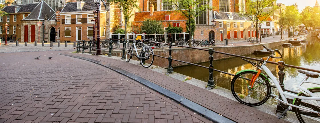 Self guided tour with interactive city game of Amsterdam