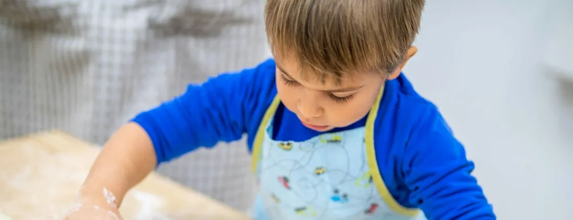 Family-friendly pizza-making experience in Trastevere