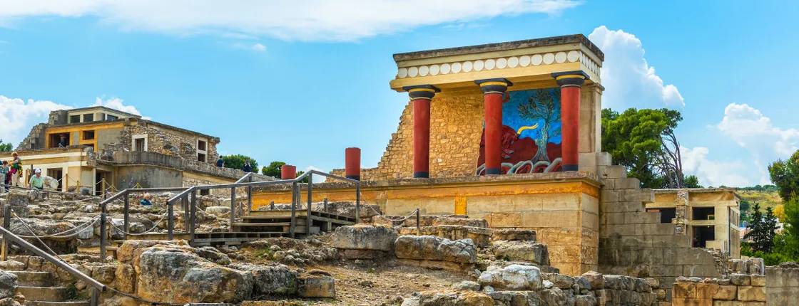 Knossos Palace and Archaeological Museum tour with transportation from Heraklion