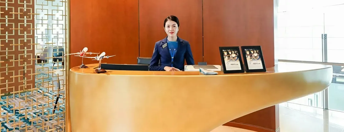 Access to the Van Don International Airport business lounge