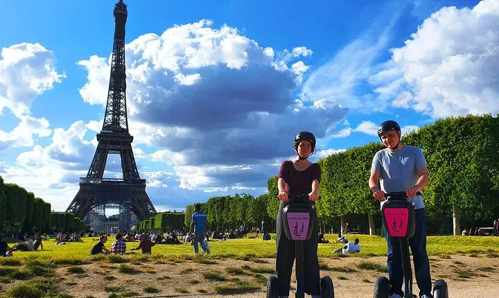 Paris Segway Express Tour (12 monuments in 1 hour and 30 minutes)